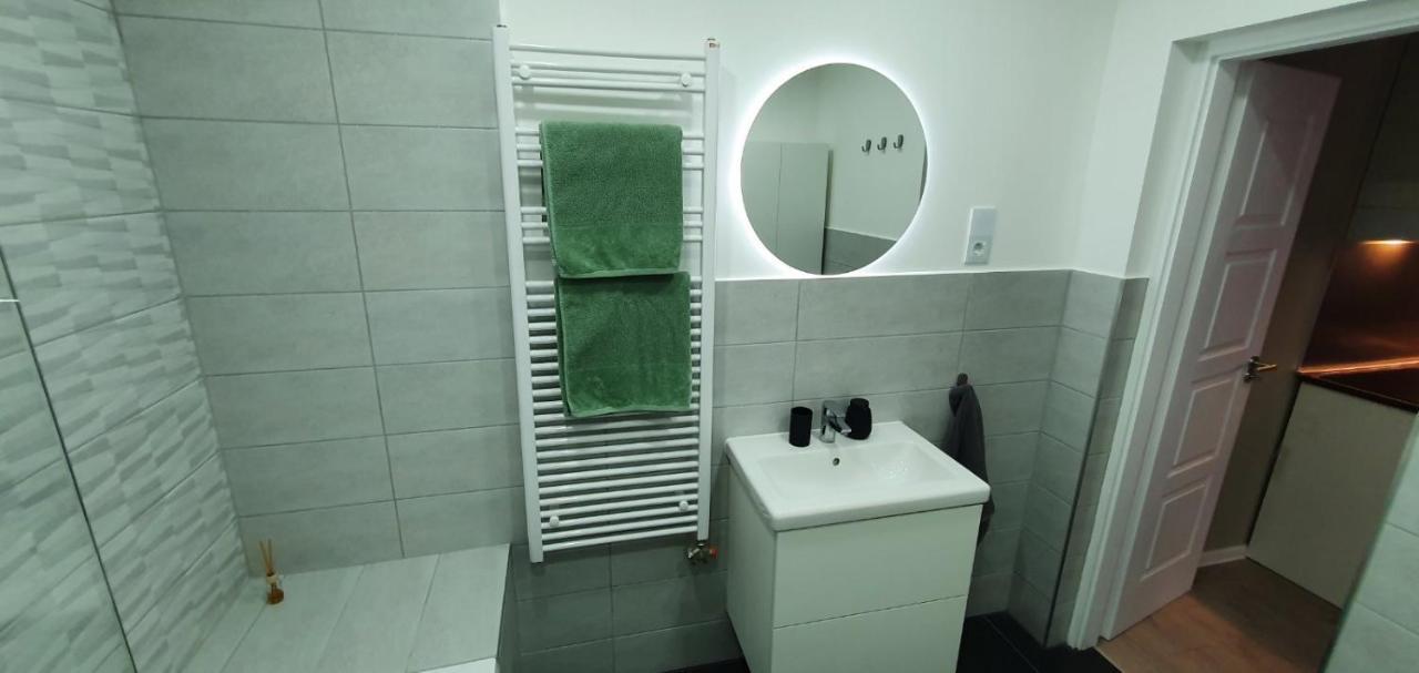 Cs14 Gold Apartment Budapest Luaran gambar